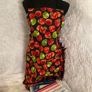 Homemade Autumn Apple 🍏 Apron reversible with black on opposite side
